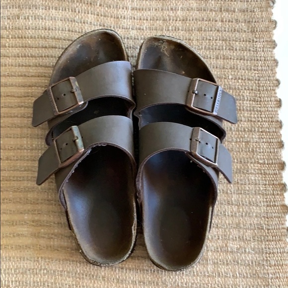 Birkenstock Shoes - Birkenstock’s Arizona Brown Tan Leather size 38